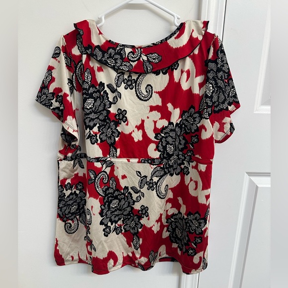 Lane Bryant Elegant Red and Black Floral Women's Top - Picture 2 of 2